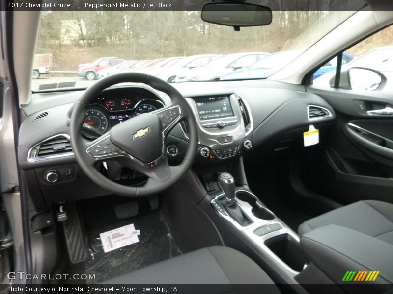 Pepperdust Metallic / Jet Black 2017 Chevrolet Cruze LT