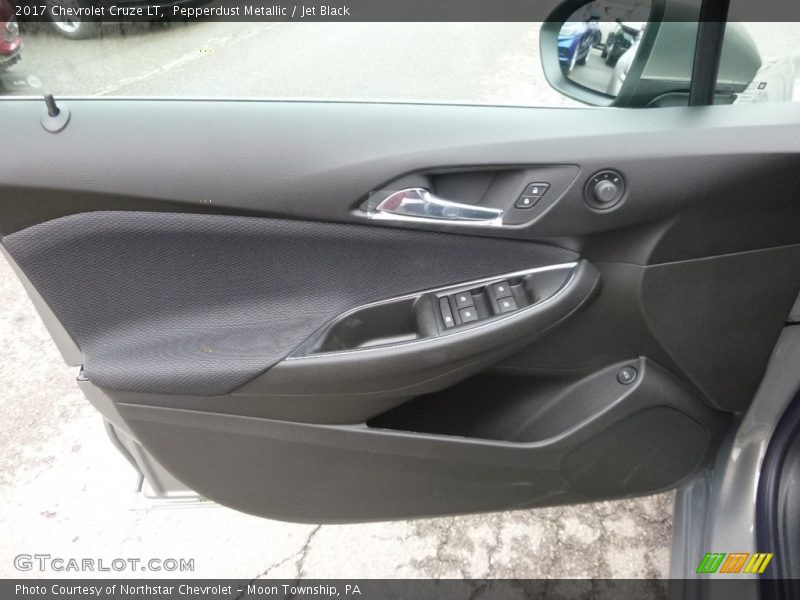 Pepperdust Metallic / Jet Black 2017 Chevrolet Cruze LT