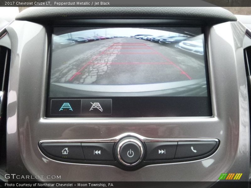 Pepperdust Metallic / Jet Black 2017 Chevrolet Cruze LT