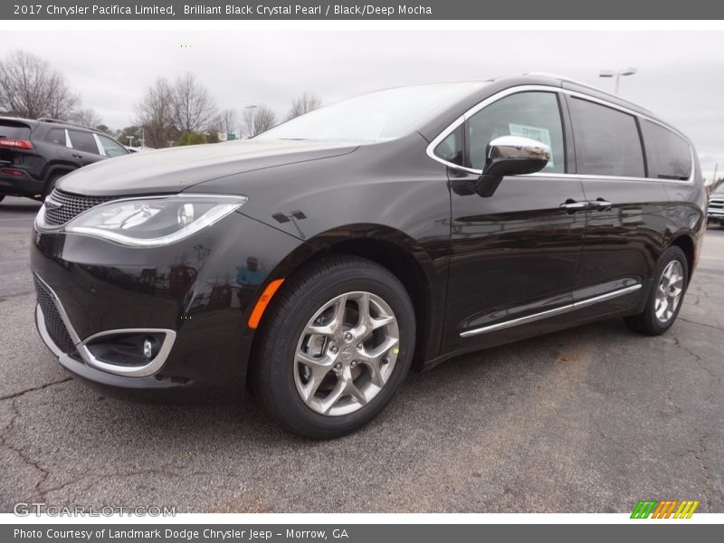 Brilliant Black Crystal Pearl / Black/Deep Mocha 2017 Chrysler Pacifica Limited