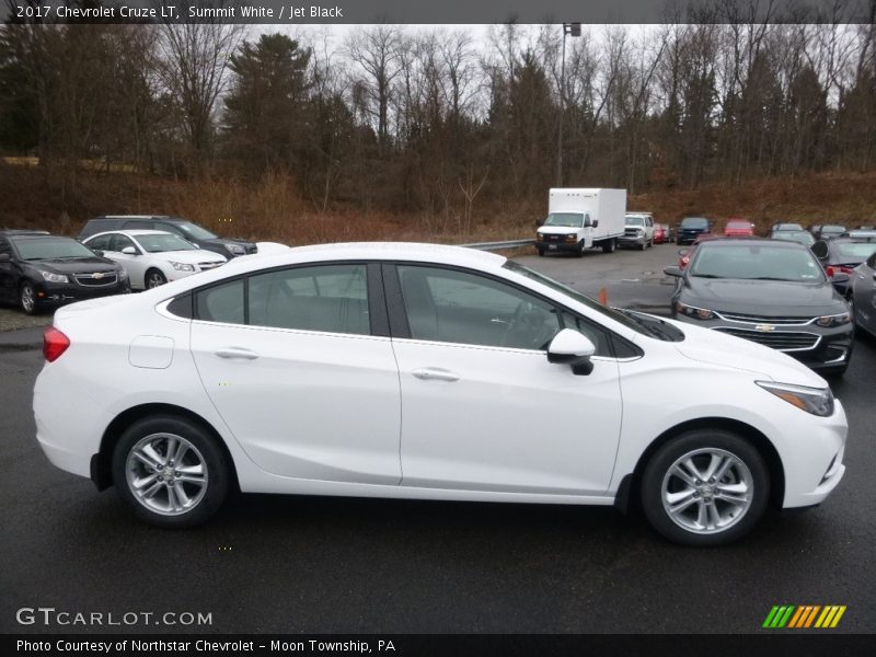 Summit White / Jet Black 2017 Chevrolet Cruze LT