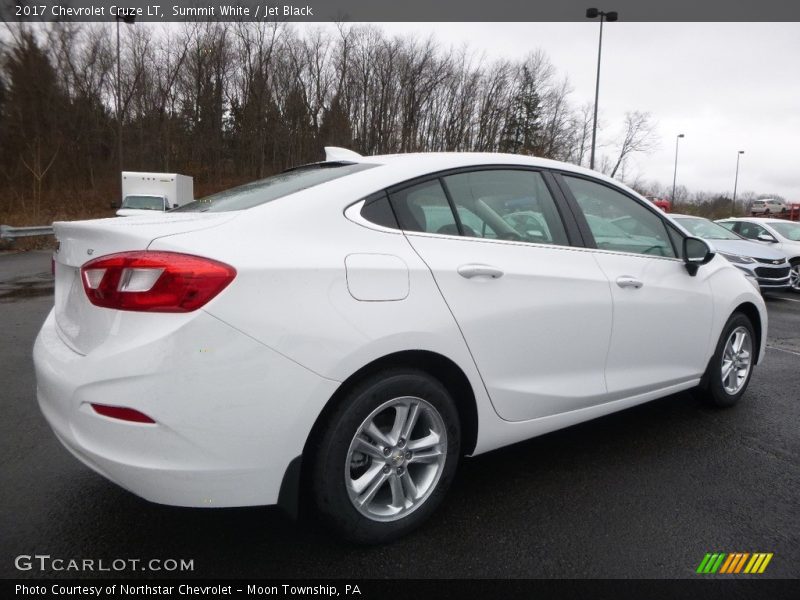 Summit White / Jet Black 2017 Chevrolet Cruze LT