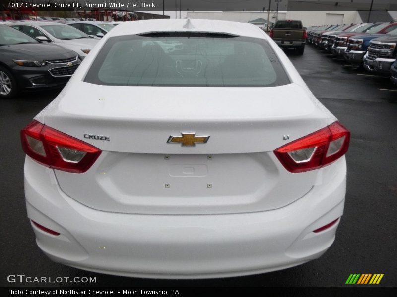 Summit White / Jet Black 2017 Chevrolet Cruze LT