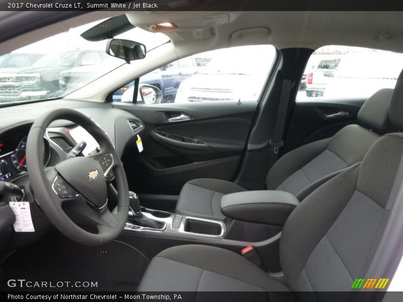 Summit White / Jet Black 2017 Chevrolet Cruze LT