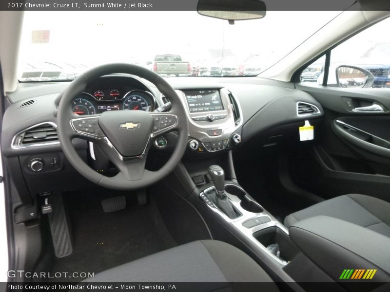Summit White / Jet Black 2017 Chevrolet Cruze LT