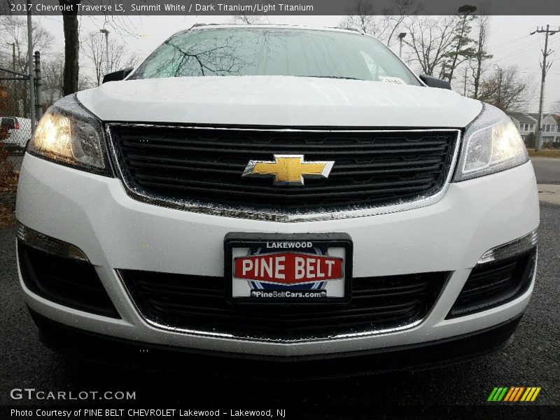 Summit White / Dark Titanium/Light Titanium 2017 Chevrolet Traverse LS