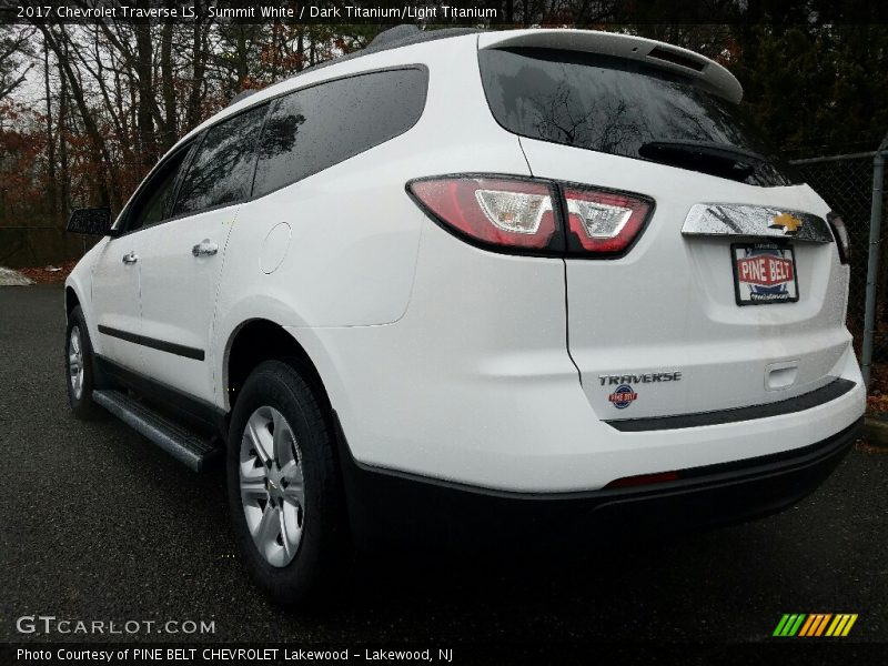 Summit White / Dark Titanium/Light Titanium 2017 Chevrolet Traverse LS