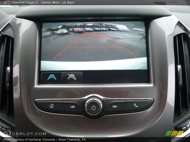 Summit White / Jet Black 2017 Chevrolet Cruze LT