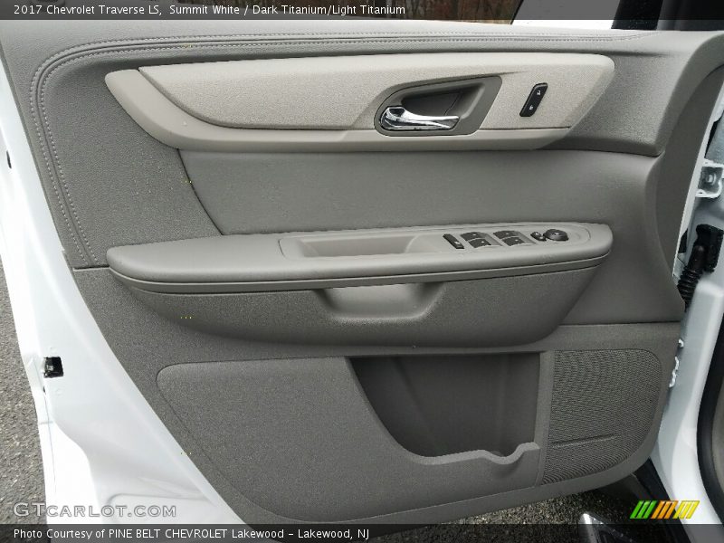 Summit White / Dark Titanium/Light Titanium 2017 Chevrolet Traverse LS