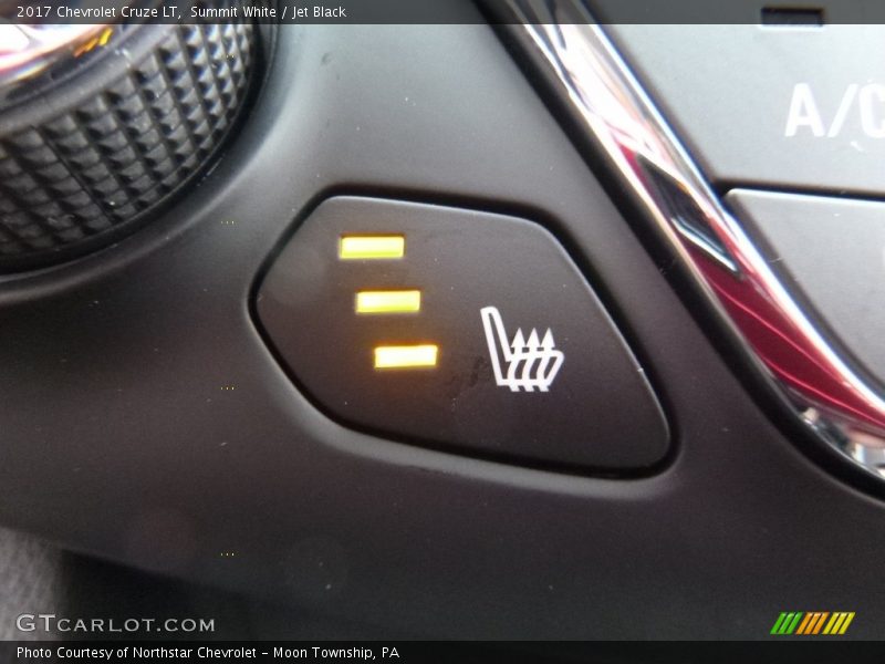 Summit White / Jet Black 2017 Chevrolet Cruze LT