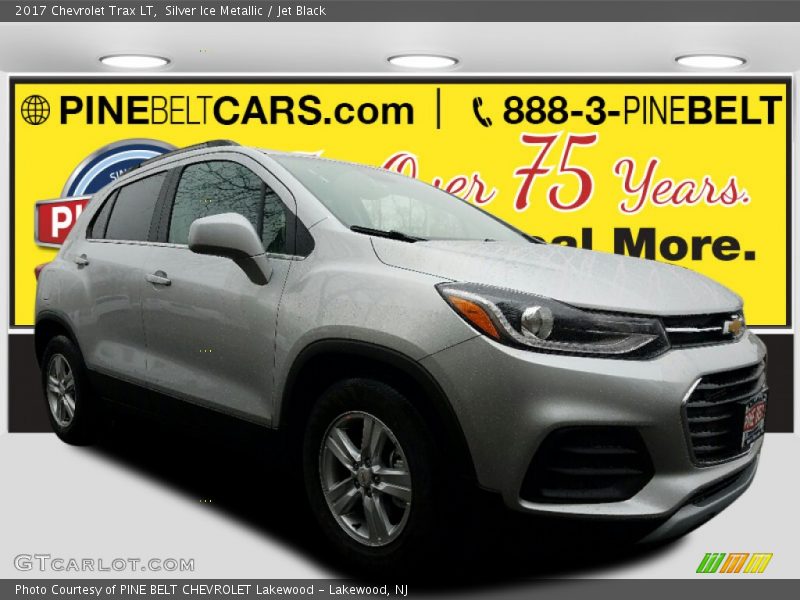Silver Ice Metallic / Jet Black 2017 Chevrolet Trax LT