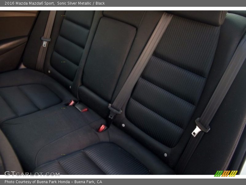 Sonic Silver Metallic / Black 2016 Mazda Mazda6 Sport