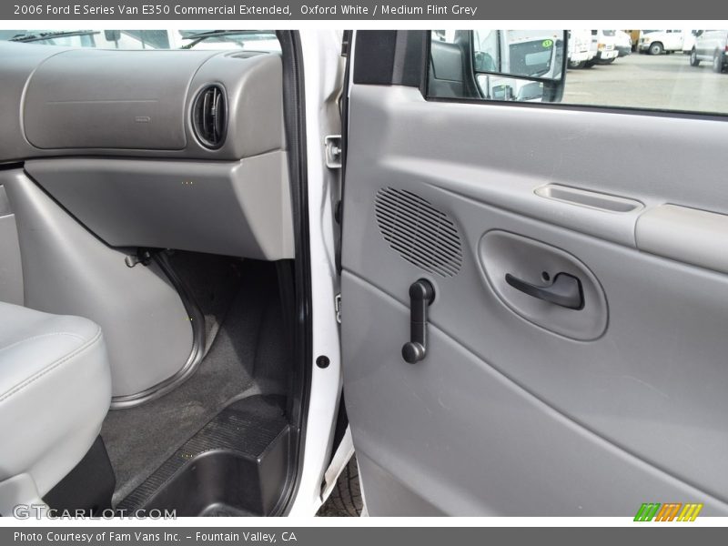 Oxford White / Medium Flint Grey 2006 Ford E Series Van E350 Commercial Extended