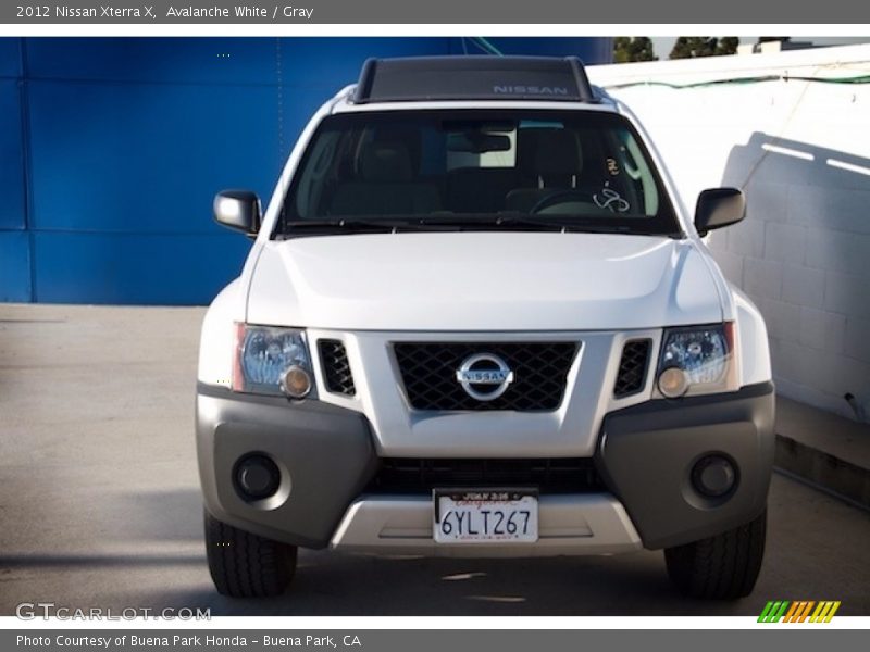 Avalanche White / Gray 2012 Nissan Xterra X