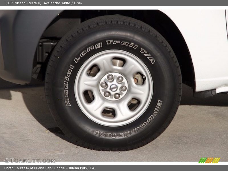 Avalanche White / Gray 2012 Nissan Xterra X