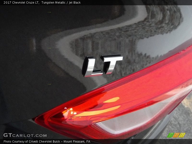 Tungsten Metallic / Jet Black 2017 Chevrolet Cruze LT