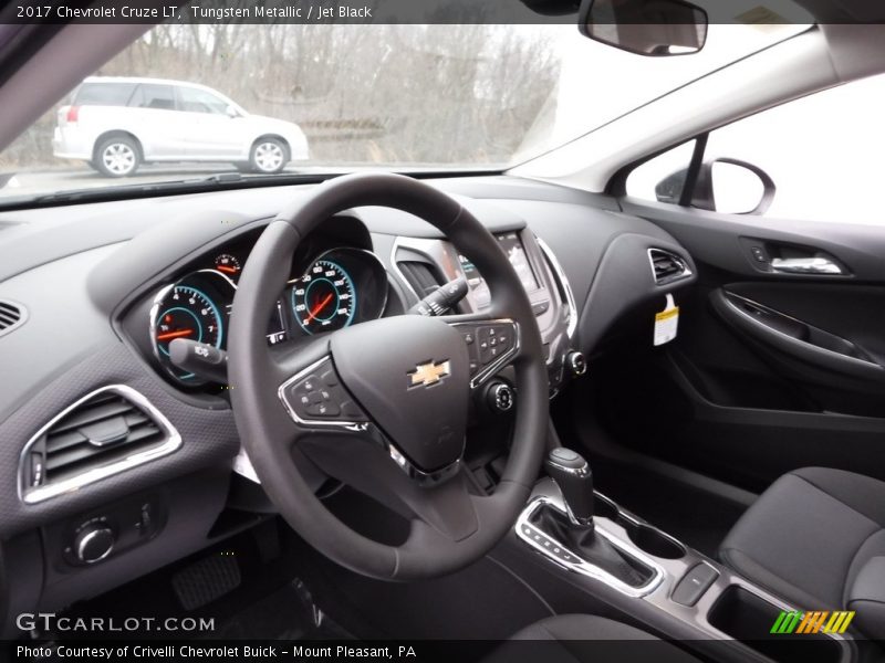 Tungsten Metallic / Jet Black 2017 Chevrolet Cruze LT