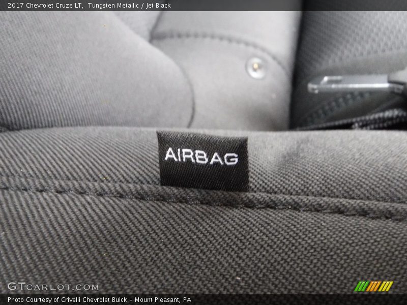 Tungsten Metallic / Jet Black 2017 Chevrolet Cruze LT