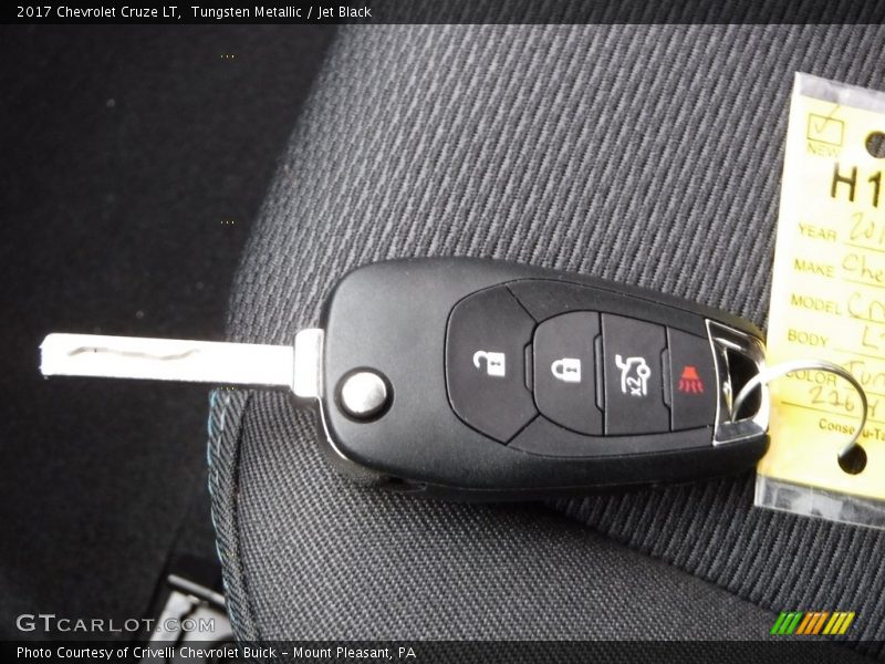 Tungsten Metallic / Jet Black 2017 Chevrolet Cruze LT