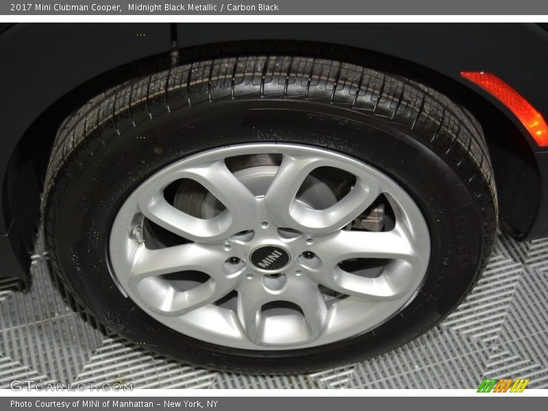Midnight Black Metallic / Carbon Black 2017 Mini Clubman Cooper