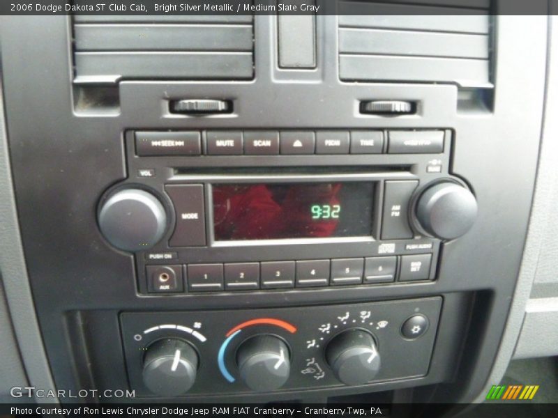 Bright Silver Metallic / Medium Slate Gray 2006 Dodge Dakota ST Club Cab