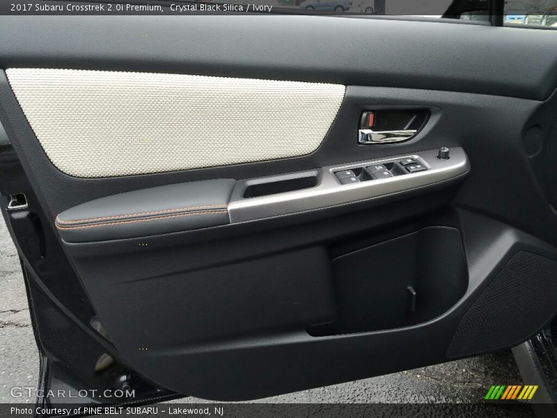 Door Panel of 2017 Crosstrek 2.0i Premium