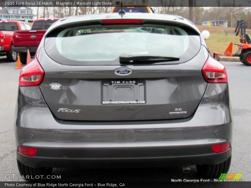 Magnetic / Medium Light Stone 2016 Ford Focus SE Hatch