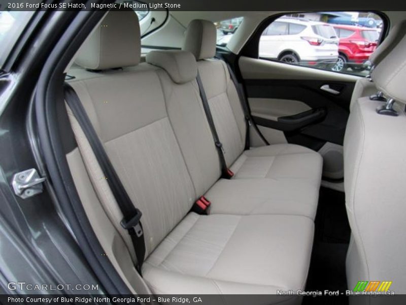 Magnetic / Medium Light Stone 2016 Ford Focus SE Hatch