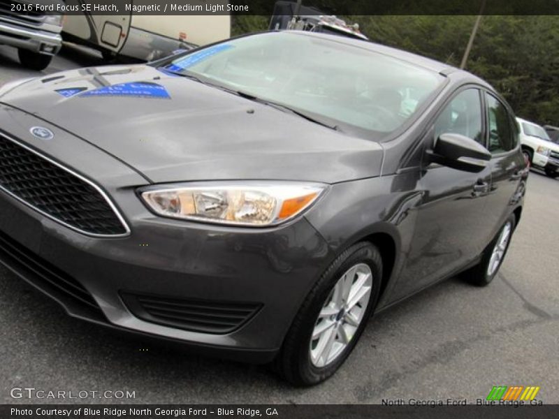 Magnetic / Medium Light Stone 2016 Ford Focus SE Hatch