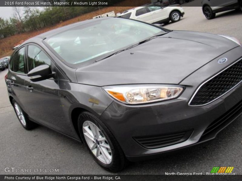 Magnetic / Medium Light Stone 2016 Ford Focus SE Hatch