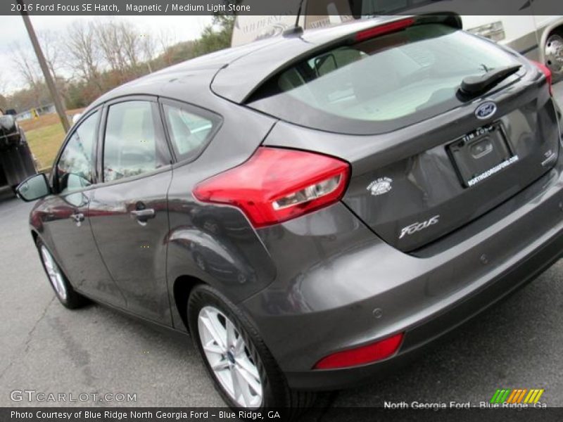 Magnetic / Medium Light Stone 2016 Ford Focus SE Hatch