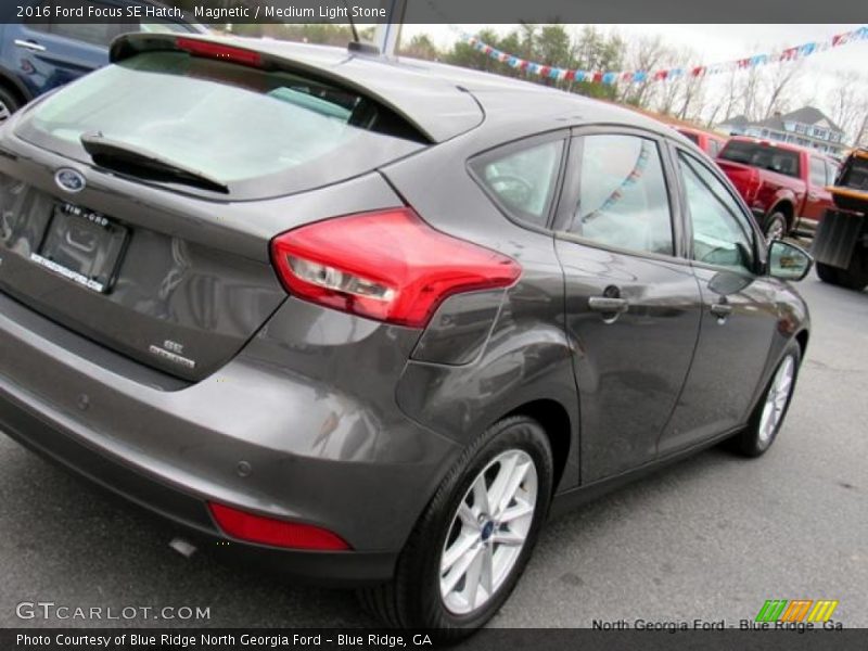 Magnetic / Medium Light Stone 2016 Ford Focus SE Hatch