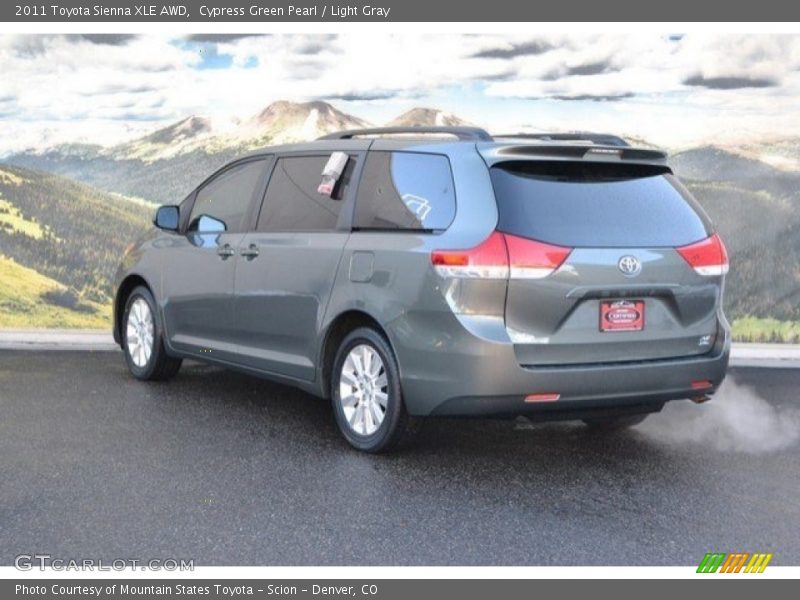 Cypress Green Pearl / Light Gray 2011 Toyota Sienna XLE AWD
