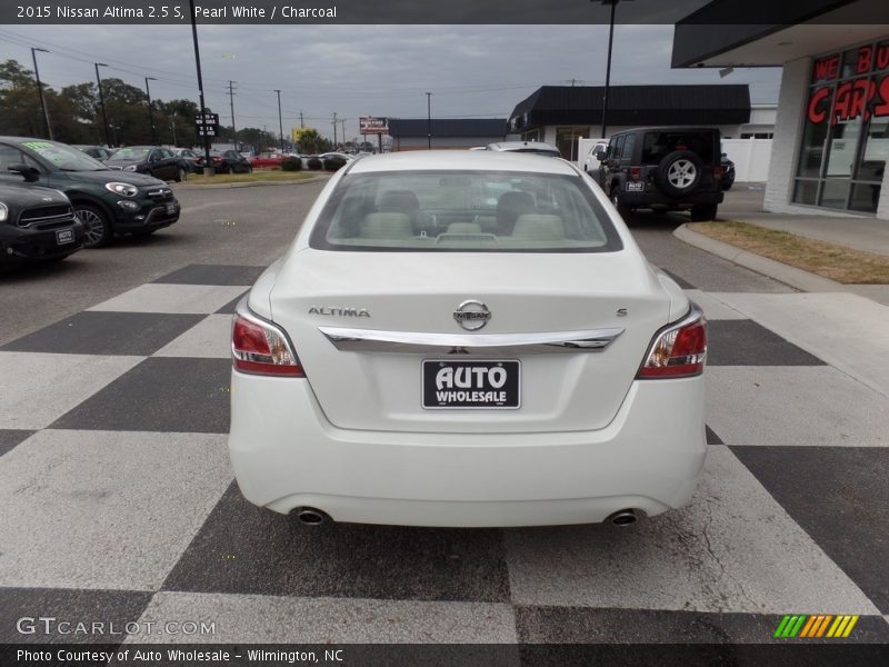 Pearl White / Charcoal 2015 Nissan Altima 2.5 S