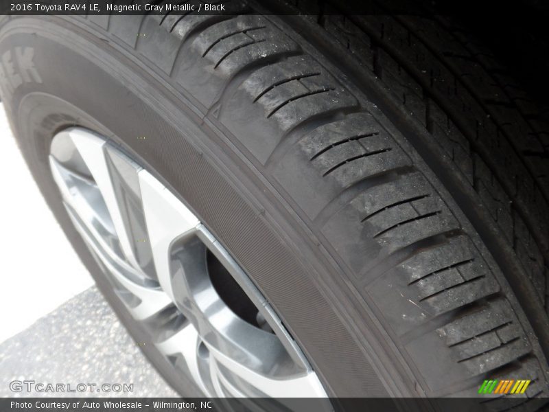 Magnetic Gray Metallic / Black 2016 Toyota RAV4 LE