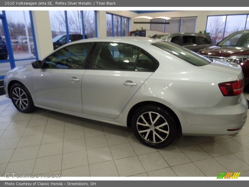 Reflex Silver Metallic / Titan Black 2016 Volkswagen Jetta SE
