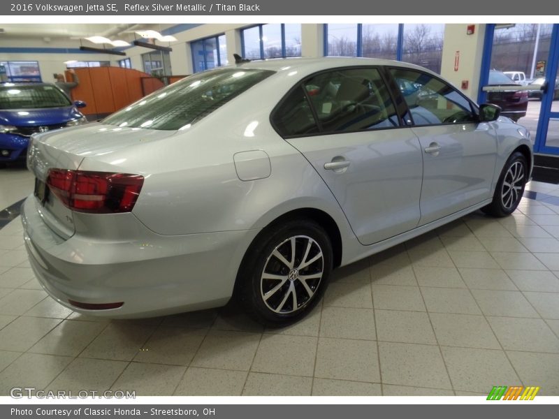 Reflex Silver Metallic / Titan Black 2016 Volkswagen Jetta SE