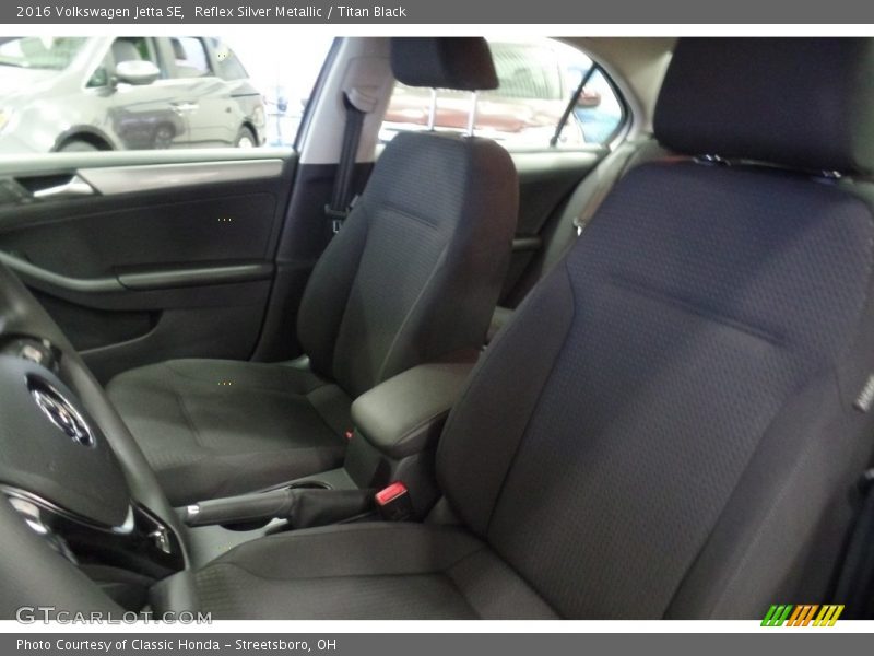 Reflex Silver Metallic / Titan Black 2016 Volkswagen Jetta SE