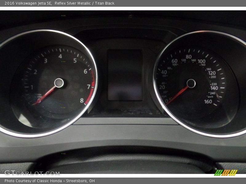 Reflex Silver Metallic / Titan Black 2016 Volkswagen Jetta SE