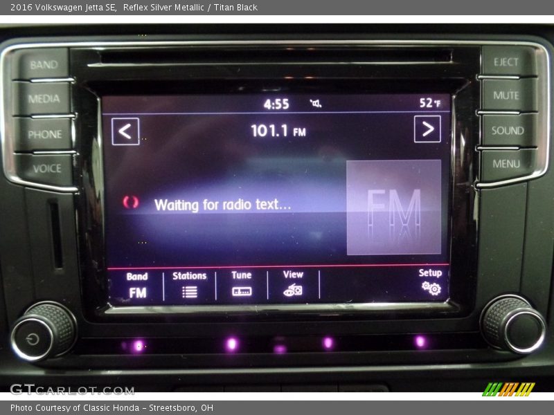 Reflex Silver Metallic / Titan Black 2016 Volkswagen Jetta SE