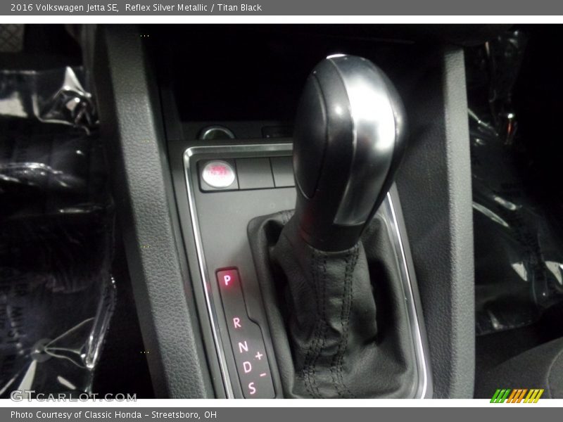 Reflex Silver Metallic / Titan Black 2016 Volkswagen Jetta SE