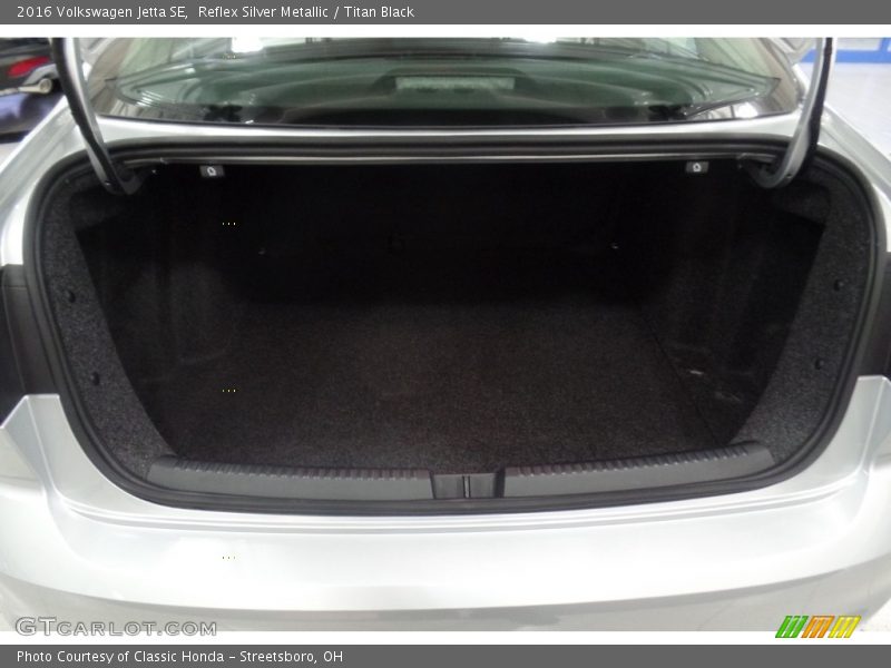 Reflex Silver Metallic / Titan Black 2016 Volkswagen Jetta SE