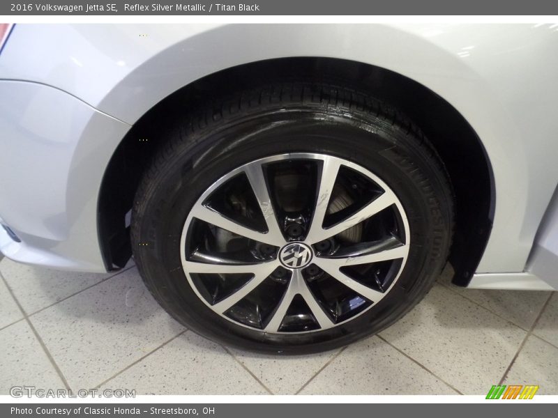 Reflex Silver Metallic / Titan Black 2016 Volkswagen Jetta SE