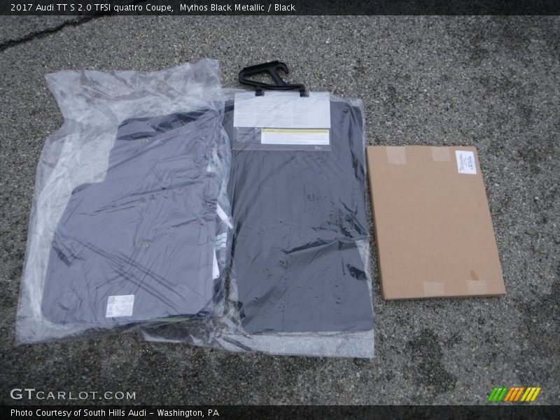 Mythos Black Metallic / Black 2017 Audi TT S 2.0 TFSI quattro Coupe