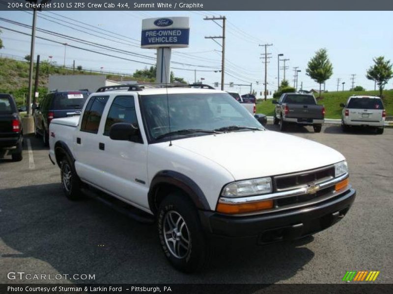 Summit White / Graphite 2004 Chevrolet S10 LS ZR5 Crew Cab 4x4