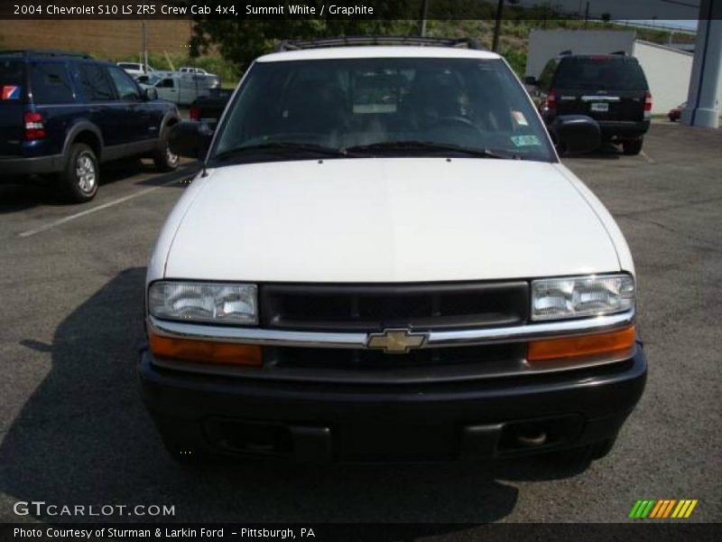 Summit White / Graphite 2004 Chevrolet S10 LS ZR5 Crew Cab 4x4
