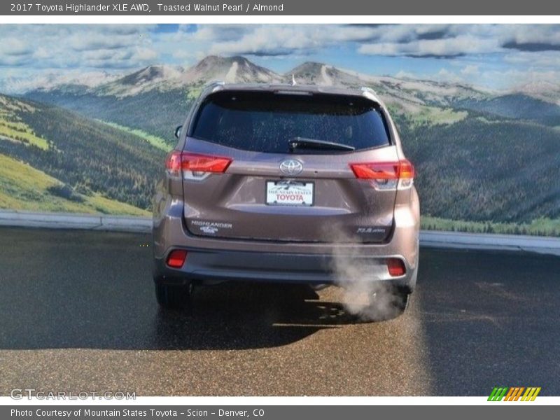 Toasted Walnut Pearl / Almond 2017 Toyota Highlander XLE AWD