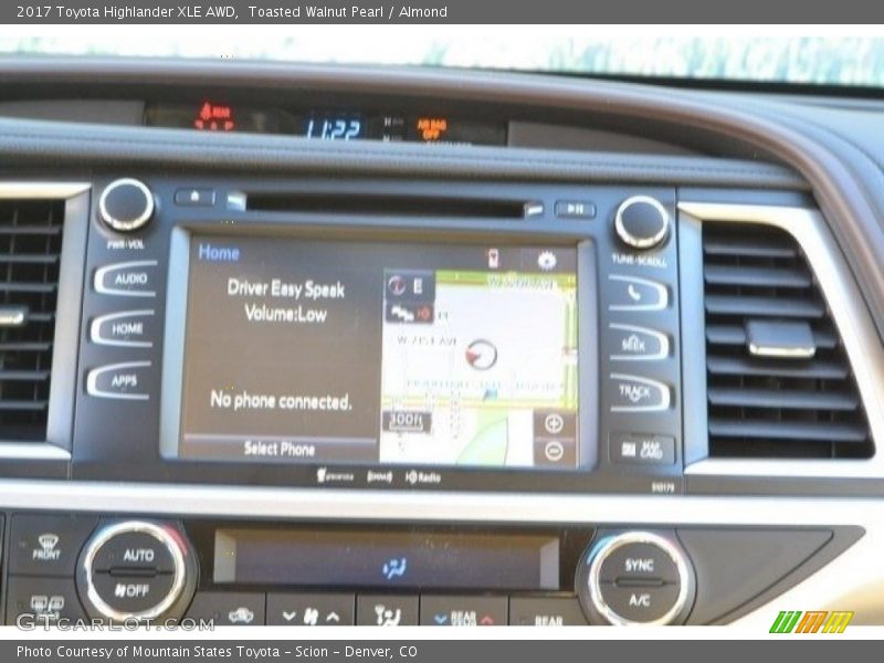 Toasted Walnut Pearl / Almond 2017 Toyota Highlander XLE AWD