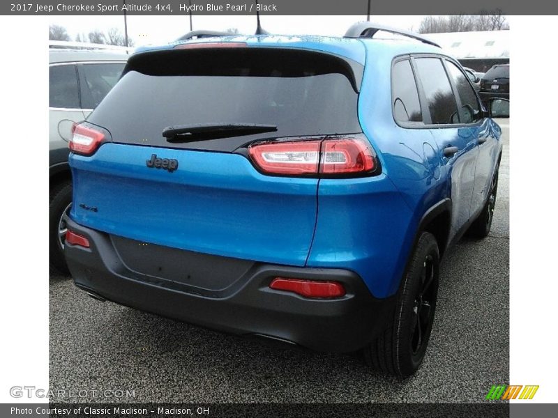 Hydro Blue Pearl / Black 2017 Jeep Cherokee Sport Altitude 4x4