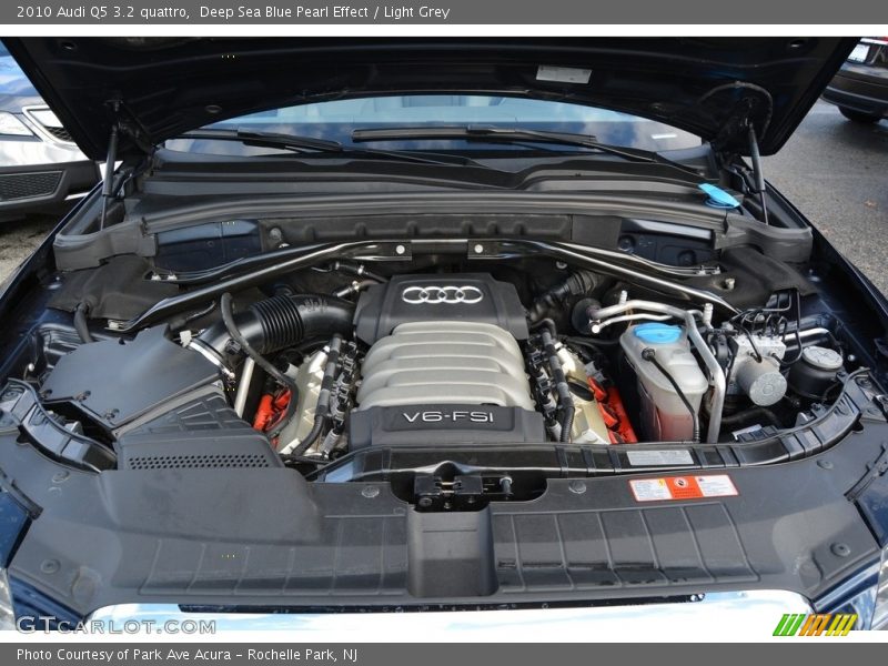 Deep Sea Blue Pearl Effect / Light Grey 2010 Audi Q5 3.2 quattro